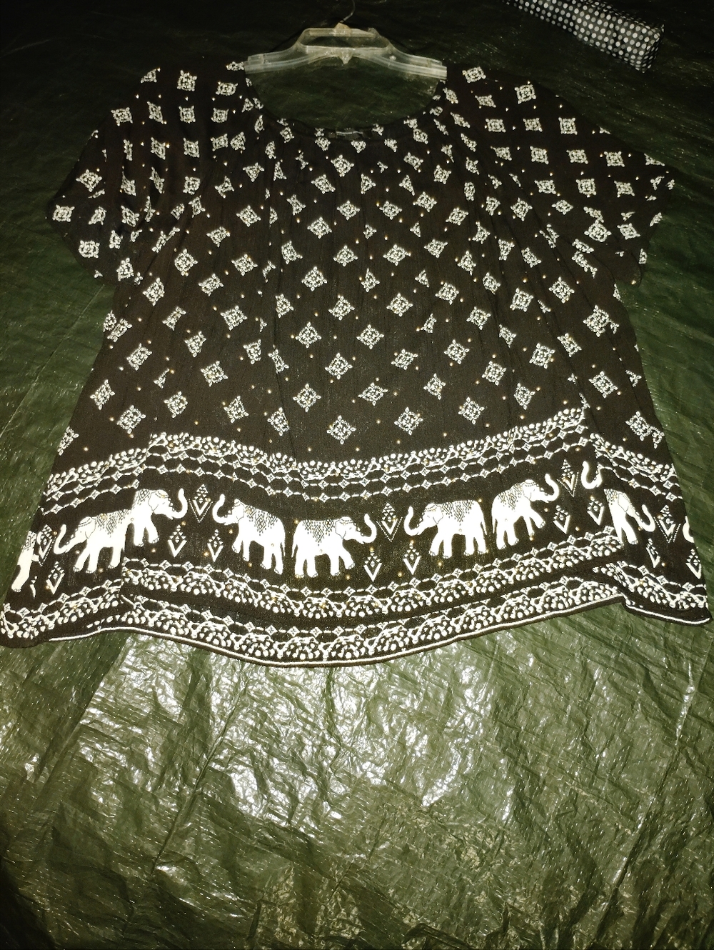 INC International Concepts Black and White Elephant 🐘 Printed Rayon Top 1X